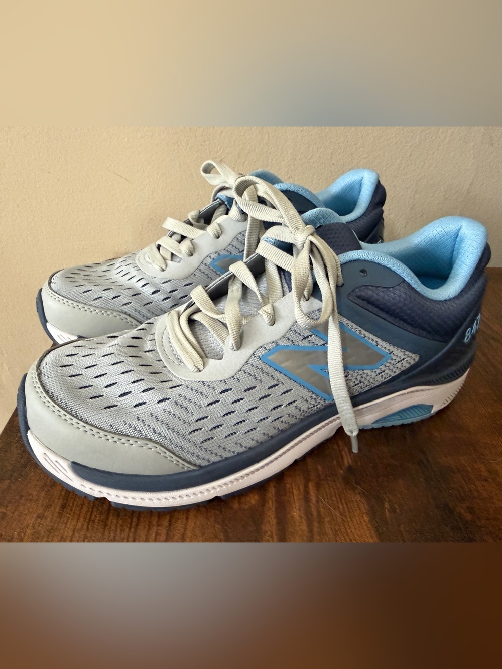 New Balance 847 Light Blue Women's Running Sneakers Size 9 - Picture 5 of 8